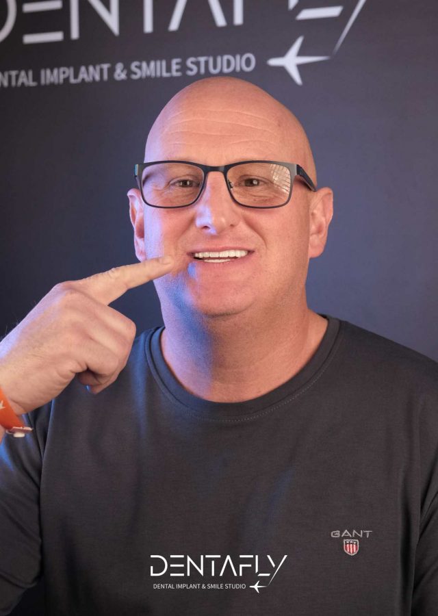 Diagram showing the closed sinus lift procedure performed through the implant socket to elevate the sinus membrane without lateral incision.